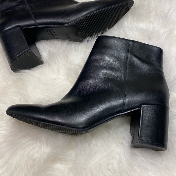 Blondo Tasel Waterproof Black Leather Block Heel Ankle Booties Boots, Size 10 - Picture 5 of 15